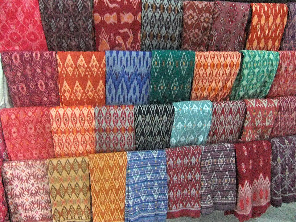 Kain Tenun Ikat