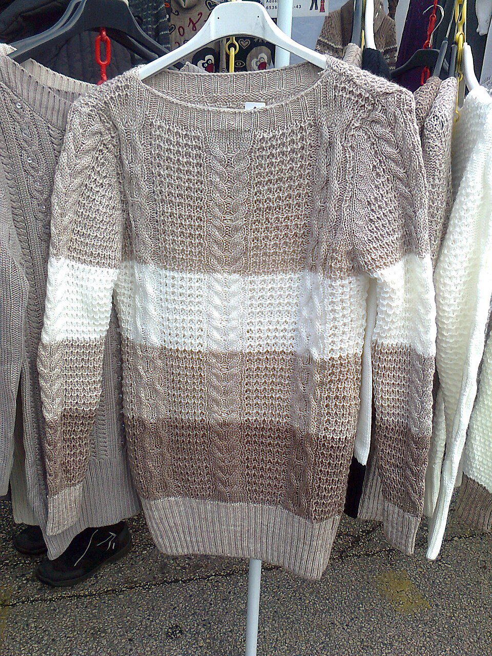 Sweater Rajut