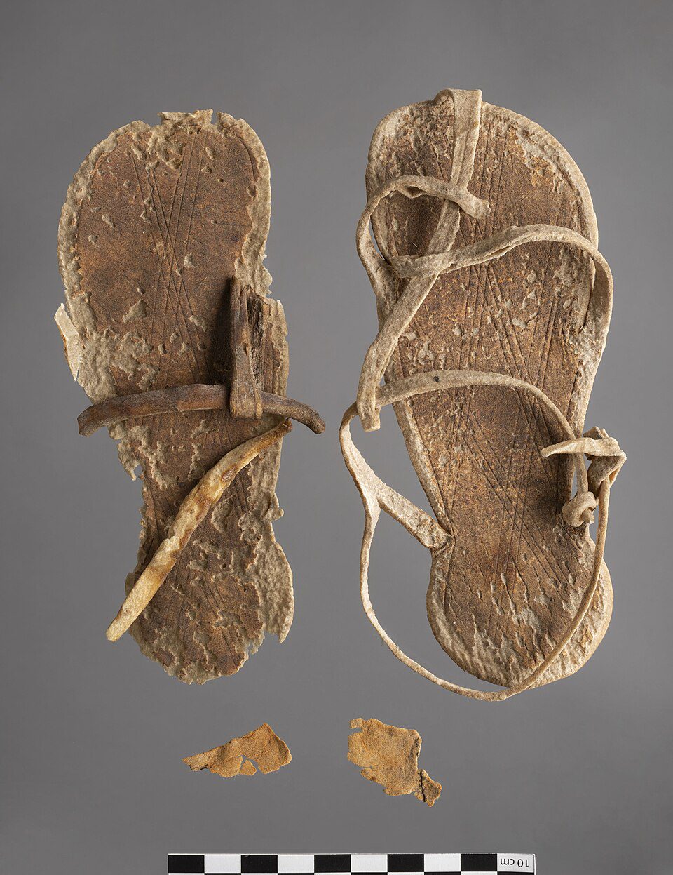 Sandal Kulit Wanita